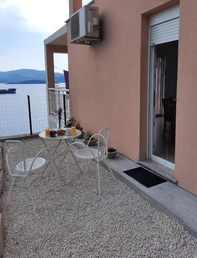 Appartement Bella Vista à Komarna Extérieur photo